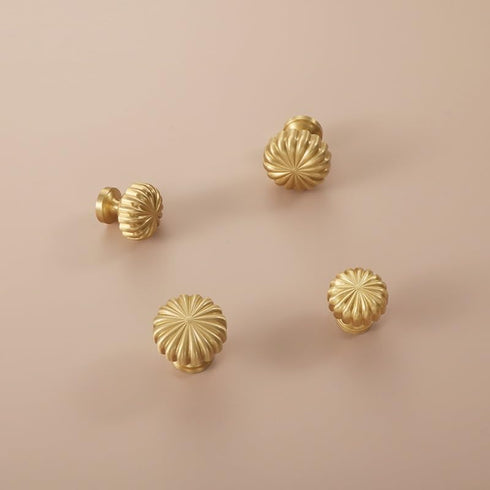 SANCHAKOU 2 Pack Cabinet Furniture Knobs Wardrobe Pumpkin Shaped Handle Brass Drawer Round Single Hole Bedside Table