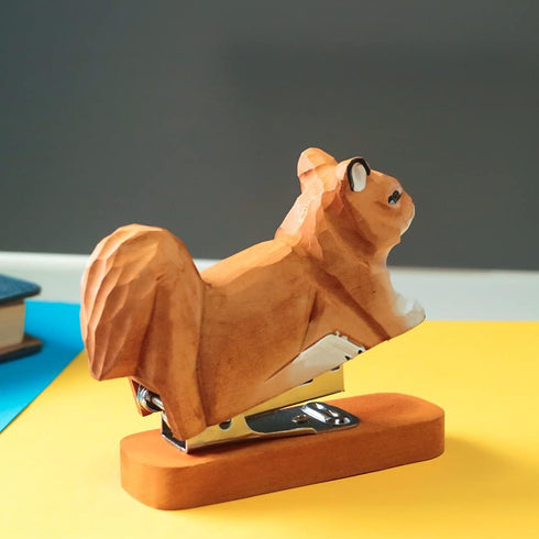 Wooden Animal Stapler - Desktop Stitcher Art Figurine for School Office Stationery (Squirrel)
