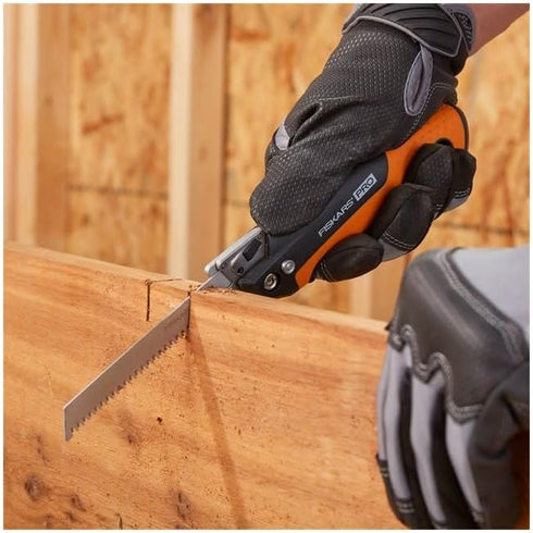 Fiskars Pro POWER TOOTH Compact Utility Hand Saw with 6 in Blade