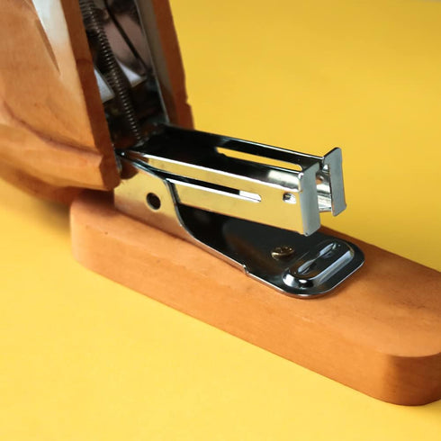 Wooden Animal Stapler - Desktop Stitcher Art Figurine for School Office Stationery (Squirrel)