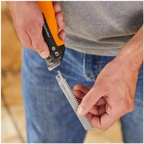 Fiskars Pro POWER TOOTH Compact Utility Hand Saw with 6 in Blade