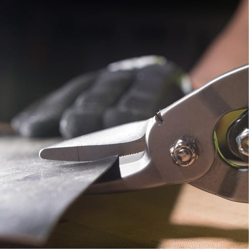 Klein Tools 1201R Aviation Snips Metal Shears with Wire Cutter, Right Curvature