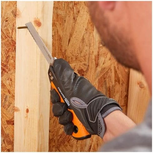 Fiskars Pro POWER TOOTH Compact Utility Hand Saw with 6 in Blade