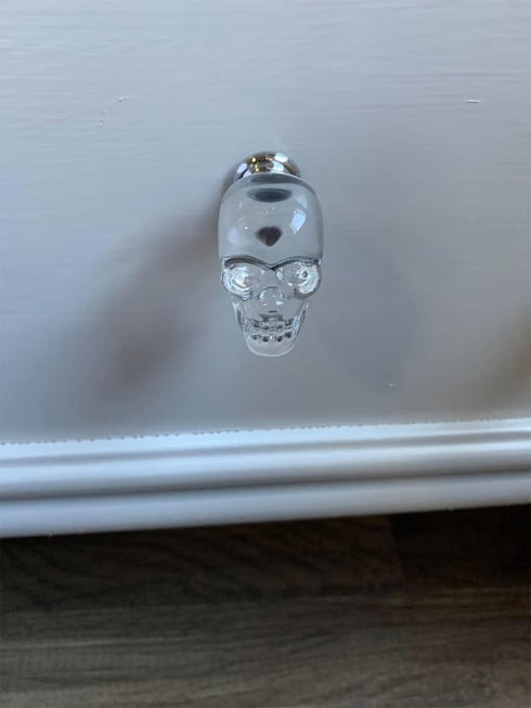 HDJNal 2pcs Crystal Glass Door Knobs, Skull Clear Glass Wardrobe Pull Knobs with Screws, Drawer Knobs Handle