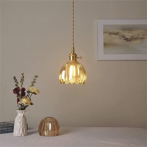LILIUPEILONG Glass Chandelier, Petal-Shaped, Adjustable Height, Suitable for The Bedside of The Kitchen and Dining