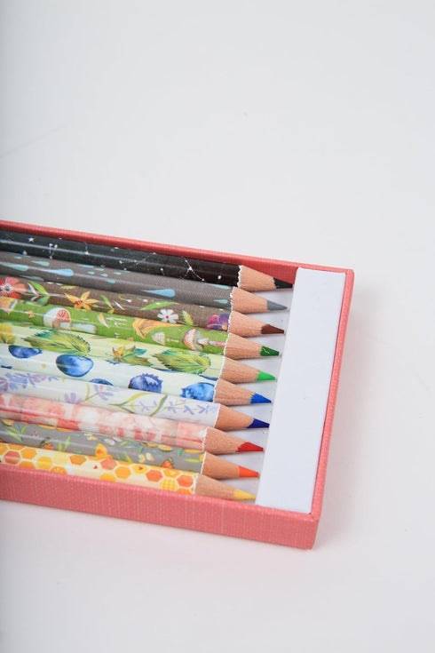 Wanderlust and Wildflowers: 10 Colored Pencils for Sketching and Daisy-Lovers
