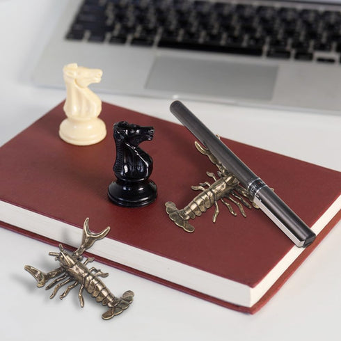 ZORZA 1Pcs Weightlifting Lobster Desk Pen Stand Creative Lobster Pen Holder Vintage Crayfish Figurines Fun Shrimp Desk