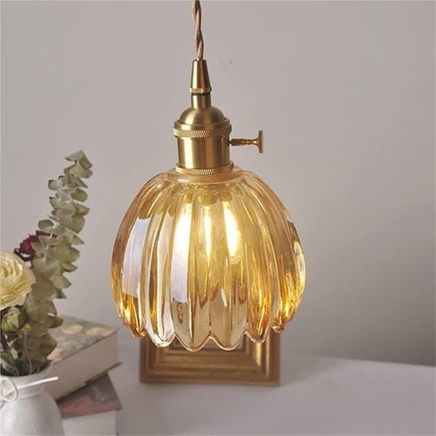 LILIUPEILONG Glass Chandelier, Petal-Shaped, Adjustable Height, Suitable for The Bedside of The Kitchen and Dining