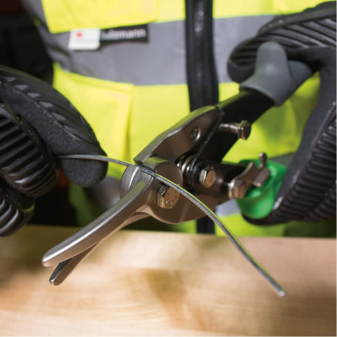 Klein Tools 1201R Aviation Snips Metal Shears with Wire Cutter, Right Curvature