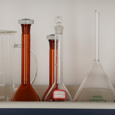 Glass Volumetric Flask with Glass Stopper, Borosilicate Heavy Wall Class A, 50 ml (Pack of 1)