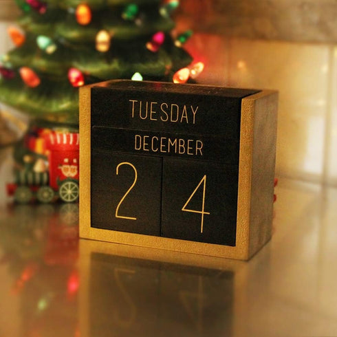 Juegoal Wooden Perpetual Calendar, Daily Block Calendar Office Desk Accessories (Black)