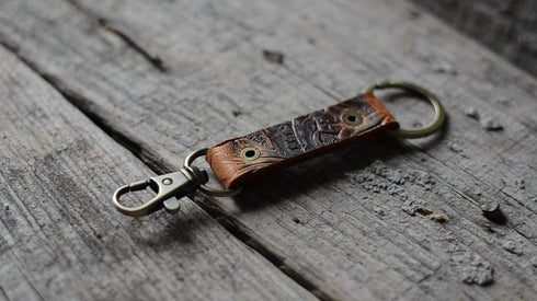 JJNUSA Brown Leather Key Chain with Flower Pattern and Easy Clasp Key Wrist Lanyard Holder