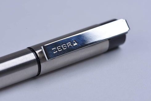 Zebra Pen G-402 Retractable Gel Pen & Refills, Fine Point 0.5mm, Black Ink, 2 Pens and 6 Refills
