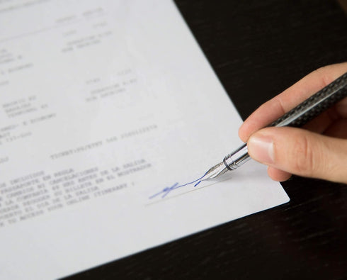 ZenZoi Elite Carbon Fiber Fountain Pen, Luxury Writing Experience with Fine Point Nib and Ink Refills