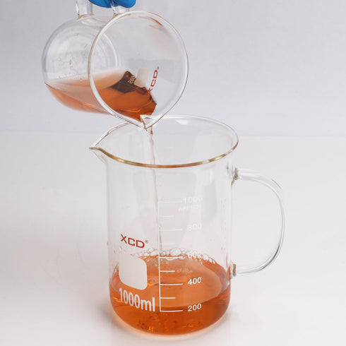 XCD Glass Beaker (250 ml), Borosilicate Low Form Griffin Graduated Beaker with Handle and Pouring Spout