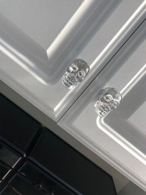 HDJNal 2pcs Crystal Glass Door Knobs, Skull Clear Glass Wardrobe Pull Knobs with Screws, Drawer Knobs Handle