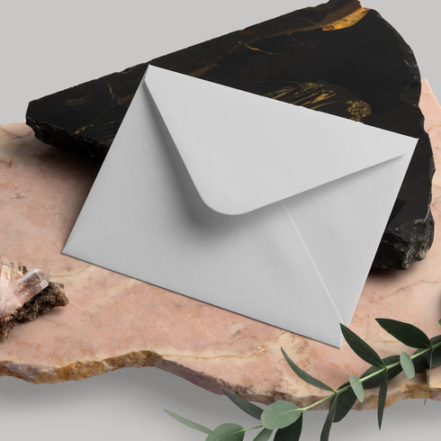 Granhoolm 50 Pack A7 Invitation Envelopes, 5x7 V Flag 5.25 x 7.25 for Cards, Ideal for Weddings, Parties (Silver Pearl)