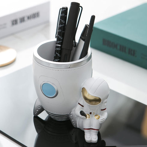 Pen Holder, Astronaut Stand for Desk, Decorative Resin Pencil Organizer, Ideal Gift for Office or Classroom