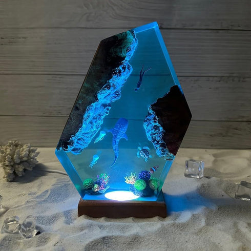 (6 4IN) Ocean Scene LED Night Light, Underwater Marine Life Resin Lamp, Color Changing Desk Decor with Wooden Base *
