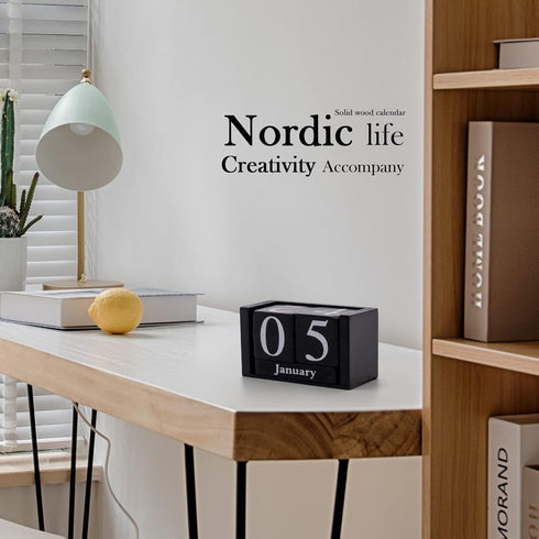 GDYOOSHOW Compact Black Wooden Desk Calendar for Month and Date Display