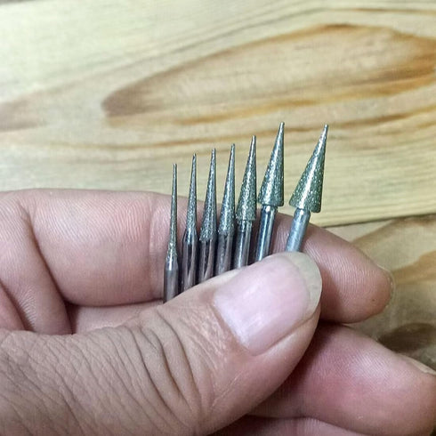 Luo ke 7 Pcs Diamond Burr Sets, 1/8'' Shank Long Cone Shape Grinding Bits for Dremel Rotary Tool