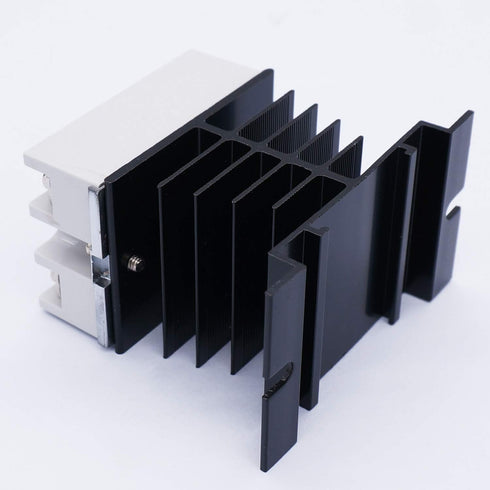 TWTADE SSR-25 DD Solid State Relay 25A DC 3-32V to DC 5-60V + Heat Sink
