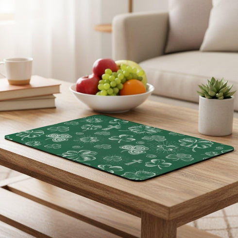 Generic 15.7"x11.8" St Patricks Day Green Clovers Desk Mat Multifunctional Deskpad, Waterproof Tapete para Escritorio