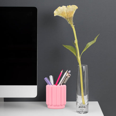 Silicone Pink Pen Holder, Cute Desk Accessories for Kids, Office Decor, Pen Pot Organizer for Desktop