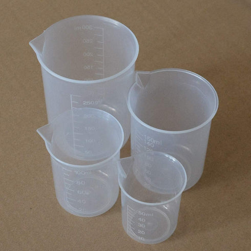 8 pcs Plastic Graduated Beakers Transparent Lab Measuring Cup 50ml / 100ml /150ml /250ml Capacity 4Sizes Clear Plastic Liquid Cup Container for or Laboratory, Science Experiments