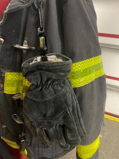 Multipurpose Webbing Inc Multipurpose Webbing Industrial Glove Clamp Last glove strap, clip, holder you will ever