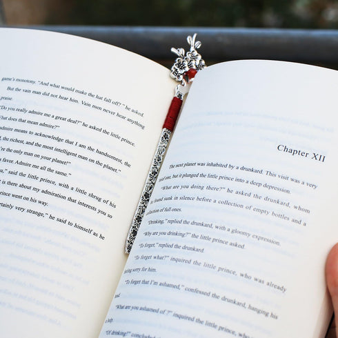 Chinese Metal Bookmarks with Tassel, Vintage Bookmark with Handmade Silky Tassel for Book Lovers