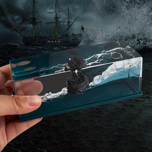 XEXBMNA Unsinkable Black Pearl Pirate Wavey Boat Toy Model Desk Acrylic Paperweight Liquid Wave Decorations for Car
