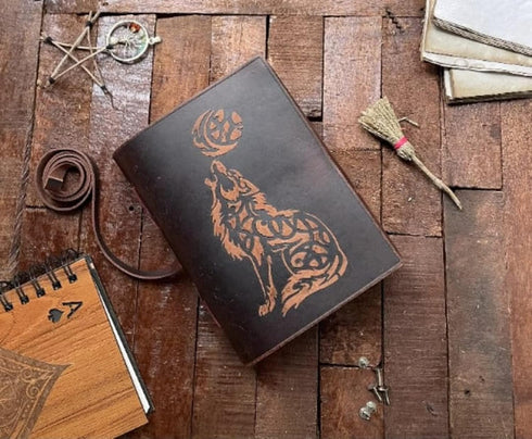 MONTEXOO Wolf Leather Journal, Sketch Book for Men Women, 200 Pages Notebook Diary, Dnd Travel Bullet, 5 x 7 inch