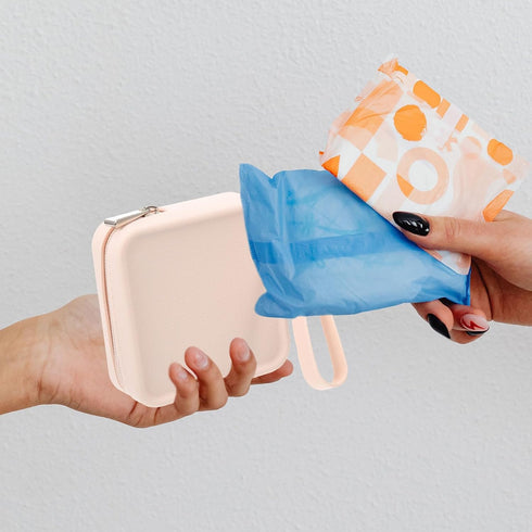 Healeved Silicone Sanitary Napkin Storage Bag Portable Travel Pouch Skin-Texture Menstrual Case Compact Period Pad