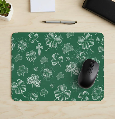 Generic St Patricks Day Green Clovers Desk Mat Multifunctional Deskpad, Waterproof Tapete para