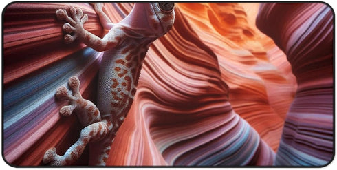 GENERIC Gecko Clinging to a Color-Changing Canyon Wall Desk Mat - Vibrant Colors,