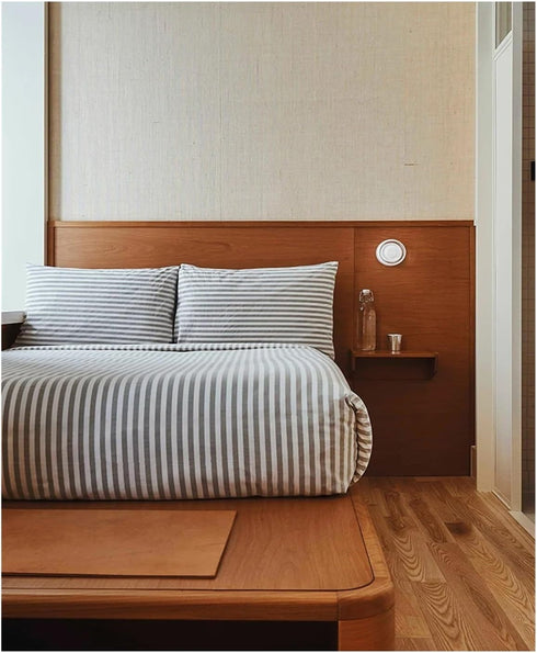 Eberow Modern Wall Sconce,Thick Glass Shade LED Fixture,Minimalist Round Wall Lamp for Bathroom Vanity, Bedroom