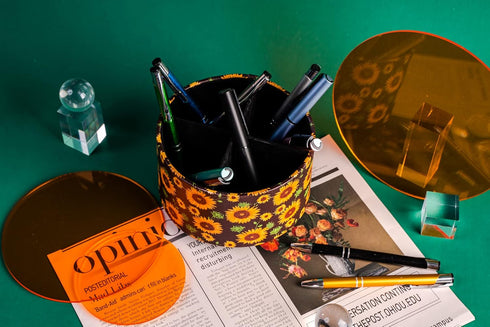 Hennaja Round Leather Art Supply Organizer, 360 Degree Rotating Remote Control Holder, Multi-Functional Pencil Holder