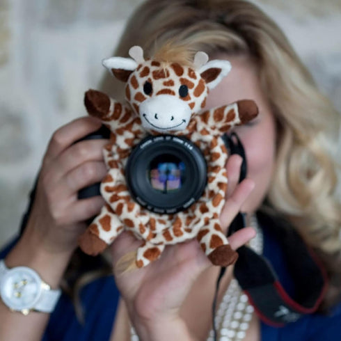 Shutter Huggers GIR001 Giraffe Shutter Hugger