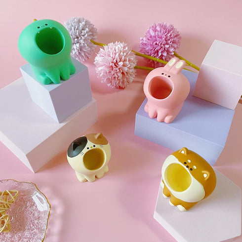 Cute Small Pen Pencil Holder, Kawaii Resin Cat Dog Dinosaur Rabbit Mini Storage Organizer