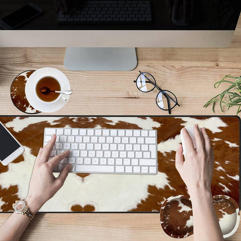 VSOJSOJKE Set Large Game Mouse Pad + Wrist Support Pad + Coffee Coaster, Brown Cow Print Pattern Foldable Table Mat