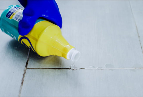 32 (1 ZU104632 Zep Grout Cleaner and Brightener - Ounce Bottle) - - Deep Cleaning Formula Removes Old Stains From Grout