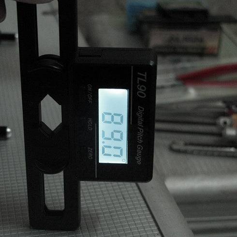 RYUJNDK Professional Digital Gauge with LCD Backlight Screw Gauge, Battery Powered Angle Measurement Tool for Plane Toy
