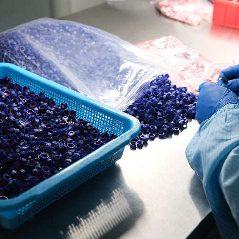 200PCS 2ml HPLC Autosampler Vial Caps, 9mm Blue 9-425 Ribbed Screw Caps with Red PTFE & White Silicone Liner, Pre-Slit.