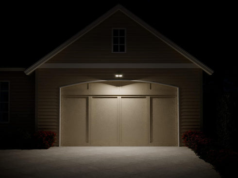 5000K, IP65, 400 Good Earth Lighting LED Motion Activated Battery-Operated Security Flood Light - Bronze, auto Shut