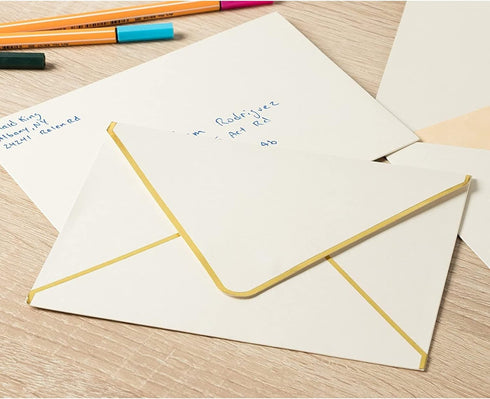 Juvale 50 Pack 5x7 Ivory Envelopes for Wedding Invitations, A7 Size with Gold Foil Edges for Bridal Shower