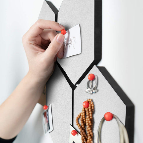 Navaris Hexagon Felt Board Tiles - Set of 6 Notice Memo Bulletin Boards with Push Pins Pack 5.9 x 7 inches (15 x 17.7 cm) - White by Navaris