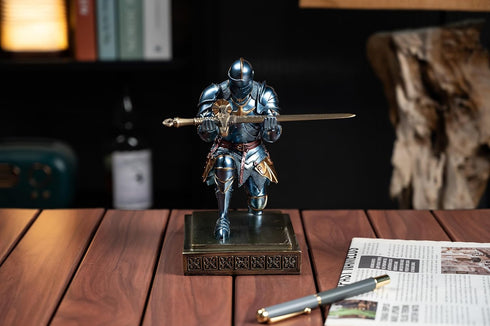 Medieval Armored Warrior Knight Pen Holder Desk Organizers and Accessories Resin Pencil Holder Paperweight as Gift