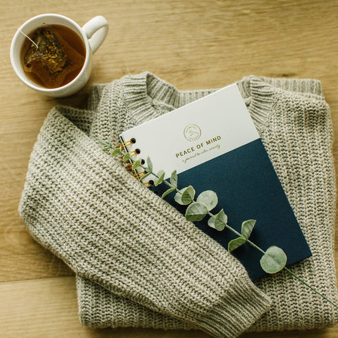 Promptly Journals, Peace of Mind: A Journal to Calm Anxiety (Navy Blue, Linen/Leatherette)