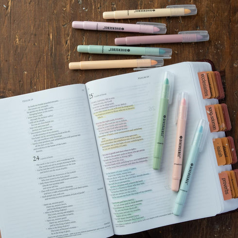 DIVERSEBEE Bible Highlighters and Pens Set - 8 Pack Assorted Colors No Bleed Gel Highlighters, Cute Study Journaling